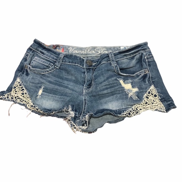 Vanilla Star Pants - Distressed Denim Shorts.       s1